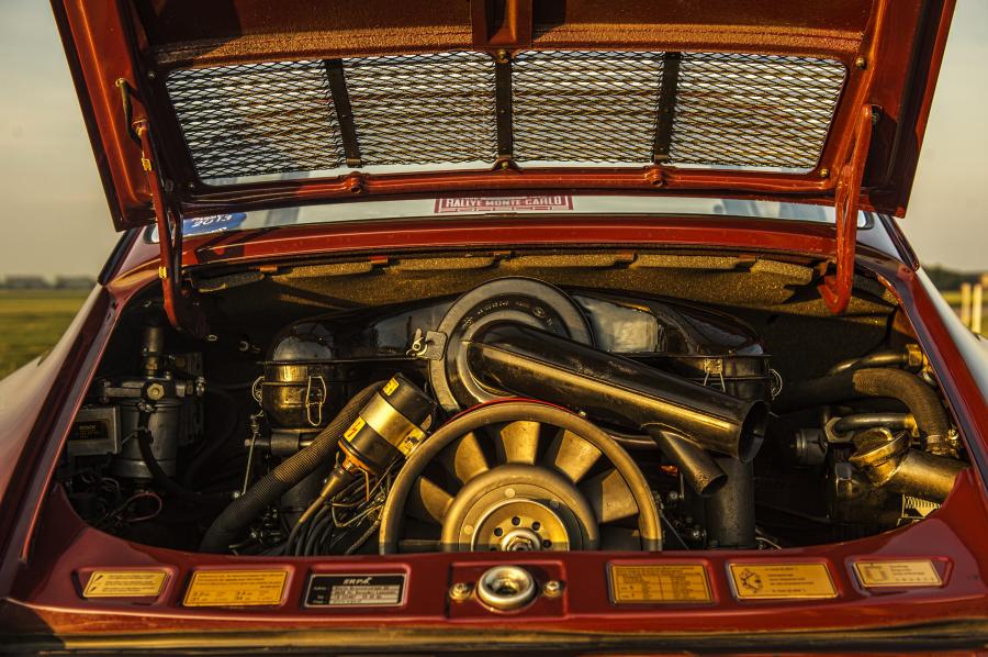  Porsche 911 S 2.0 Coupe 1968 года  (фото 16 из 33)